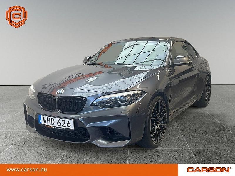 Grå Begagnad 2017 BMW M2 Competition Edition Sportkupé | 429 900 kr (Marknadspris) - Bild 1/3