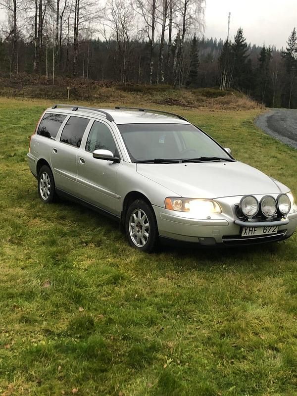 Begagnad 2006 Volvo V70 Dynamic Kombi | 32 000 kr (Marknadspris) - Bild 1/4