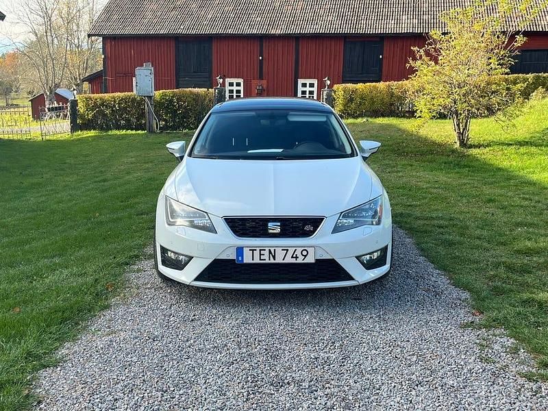 Begagnad 2016 Seat Leon Halvkombi | 135 000 kr (Lite dyr) - Bild 1/4
