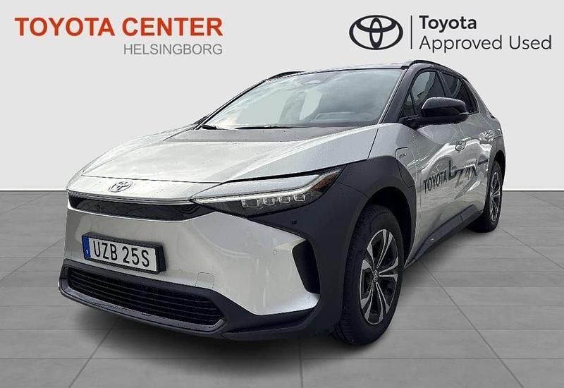 Silver Begagnad 2024 Toyota bZ4X Edition SUV | 509 900 kr (Dyr) - Bild 1/4