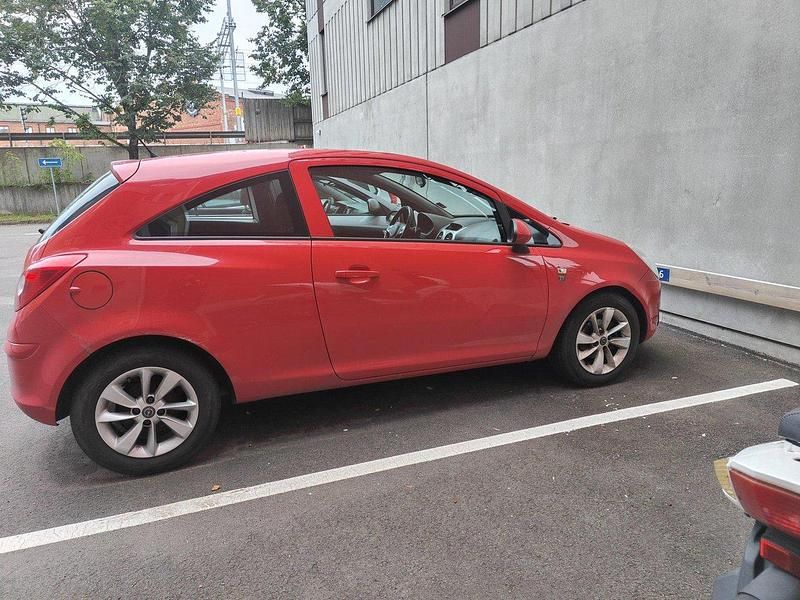 Röd Begagnad 2010 Opel Corsa Halvkombi | 7 500 kr - Bild 1/2