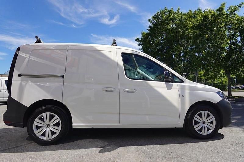 Begagnad VW Caddy 123 HK (90 kW) 2023 Vit Minibuss
