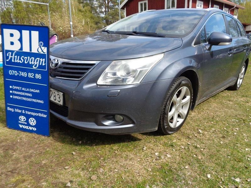 Mörkblå Begagnad 2010 Toyota Avensis Business Edition Kombi | 49 900 kr - Bild 1/4