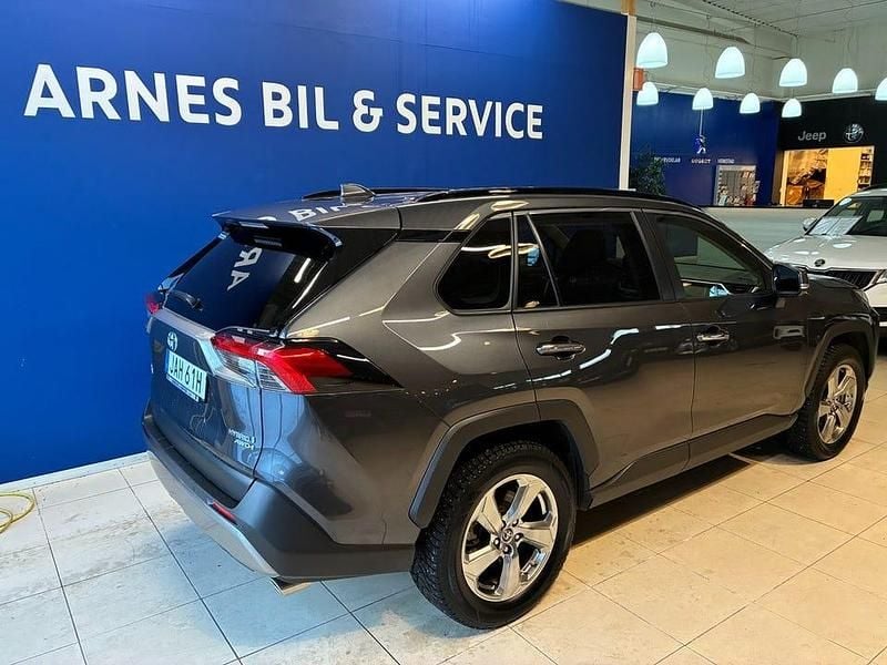 Begagnad Toyota RAV4 Hybrid Executive 222 HK (163 kW) 2023 Grå SUV