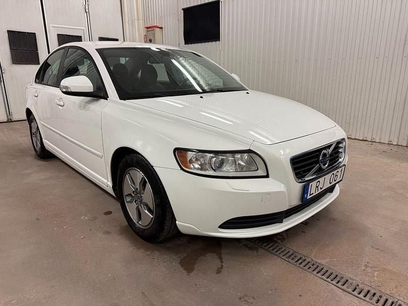 Begagnad Volvo S40 116 HK (85 kW) 2011 Vit Sedan