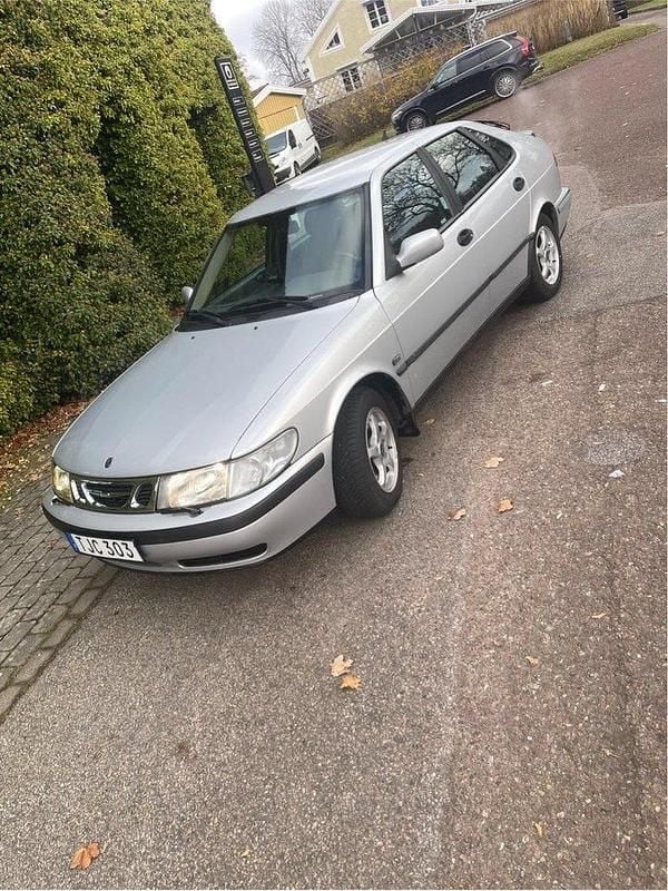 Begagnad 2002 Saab 9-3 Halvkombi | 45 000 kr (Dyr) - Bild 1/4