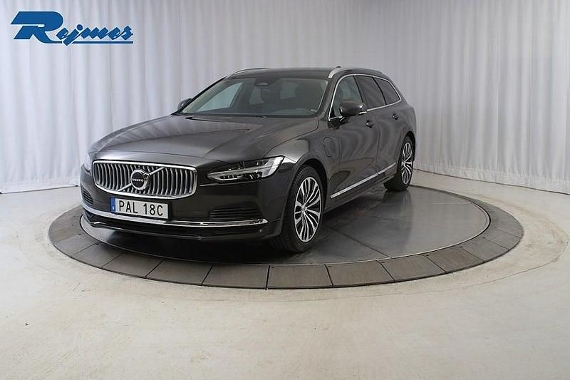 Grå (platinum grey metallic) Begagnad 2024 Volvo V90 Core Kombi | 449 900 kr (Lite dyr) - Bild 1/4