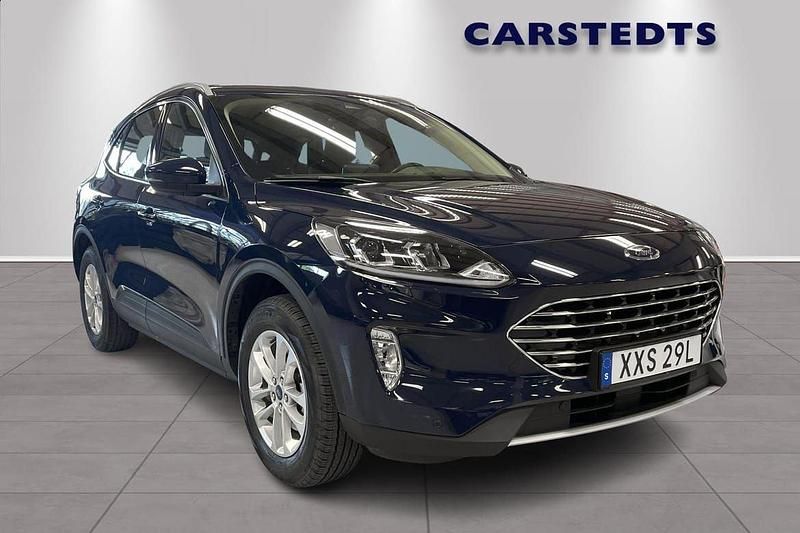 Blå Begagnad 2022 Ford Kuga Titanium SUV | 299 900 kr (Lite dyr) - Bild 1/4
