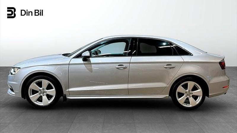 Begagnad Audi A3 Sport 125 HK (91 kW) 2014 Grå Sedan