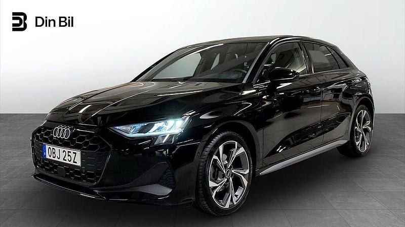 Svart (brilliantsvart) Begagnad 2025 Audi A3 Sportback Proline Halvkombi | 329 000 kr (Lite dyr) - Bild 1/4