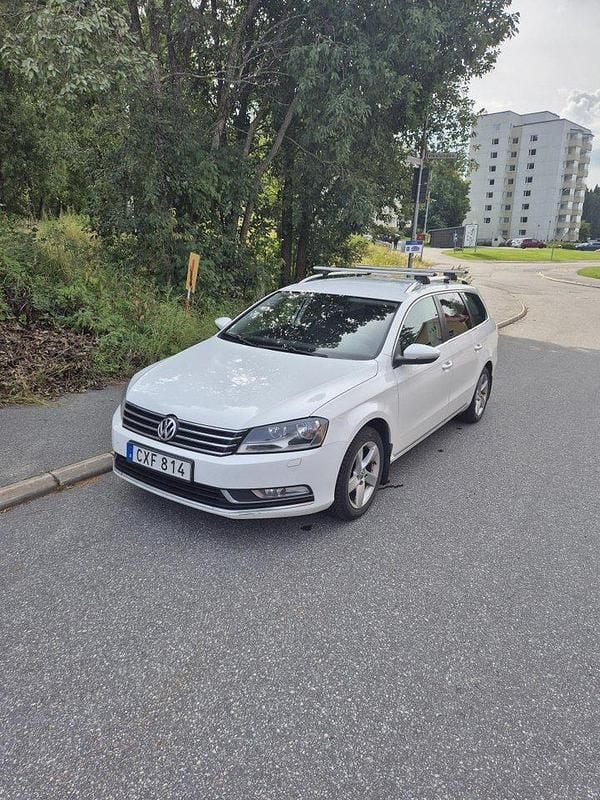 Vit Begagnad 2014 VW Passat Kombi | 69 000 kr (Superpris) - Bild 1/4
