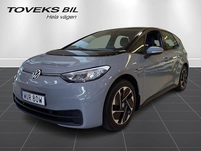 Grå (moonstone grey black) Begagnad 2021 VW ID.3 Pro Performance Halvkombi | 224 900 kr (Marknadspris) - Bild 1/4