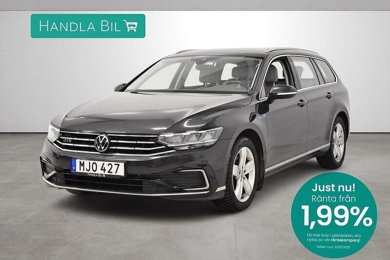 Mörkgrå Begagnad 2020 VW Passat GTE Kombi | 187 900 kr (Superpris) - Bild 1/3