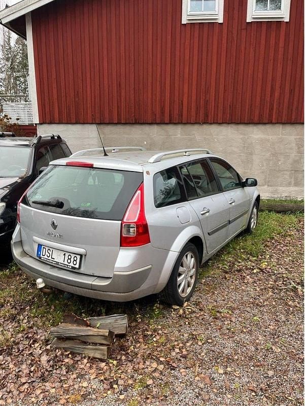 Silver Begagnad 2008 Renault Mégane GrandTour Kombi | 5 000 kr - Bild 1/4
