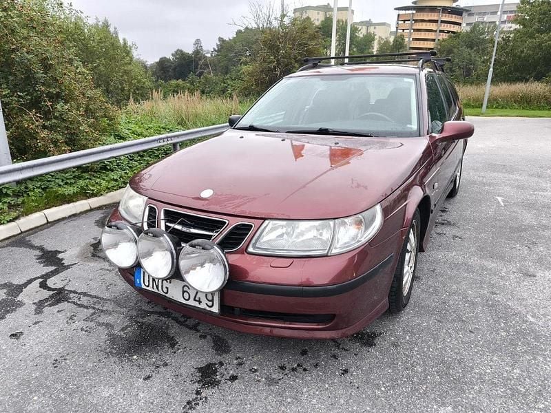 Röd Begagnad 2004 Saab 9-5 Vector Kombi | 14 999 kr (Lite dyr) - Bild 1/4