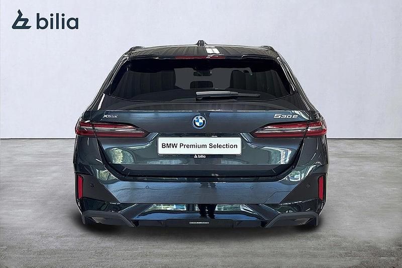 Begagnad BMW 530e M Sport 190 HK (139 kW) 2026 Grå Kombi