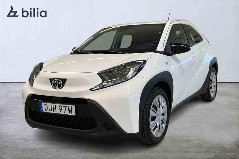 Vit Begagnad 2022 Toyota Aygo X SUV | 164 900 kr (Marknadspris) - Bild 1/1