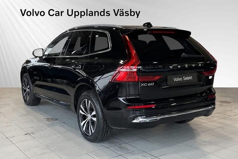 Begagnad Volvo XC60 Core 355 HK (261 kW) 2022 Svart SUV