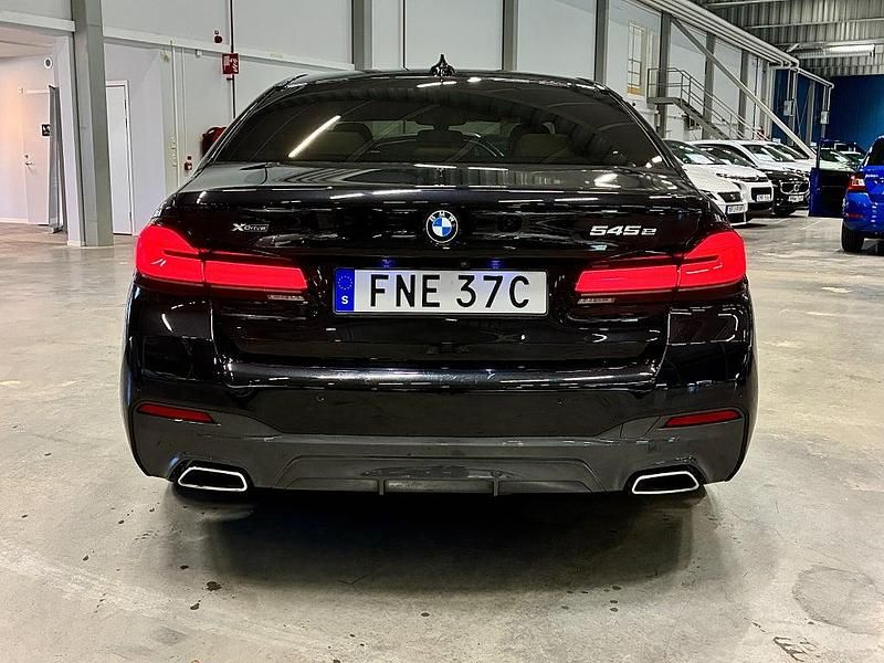 Begagnad BMW 545e M Sport 395 HK (290 kW) 2020 Svart Sedan