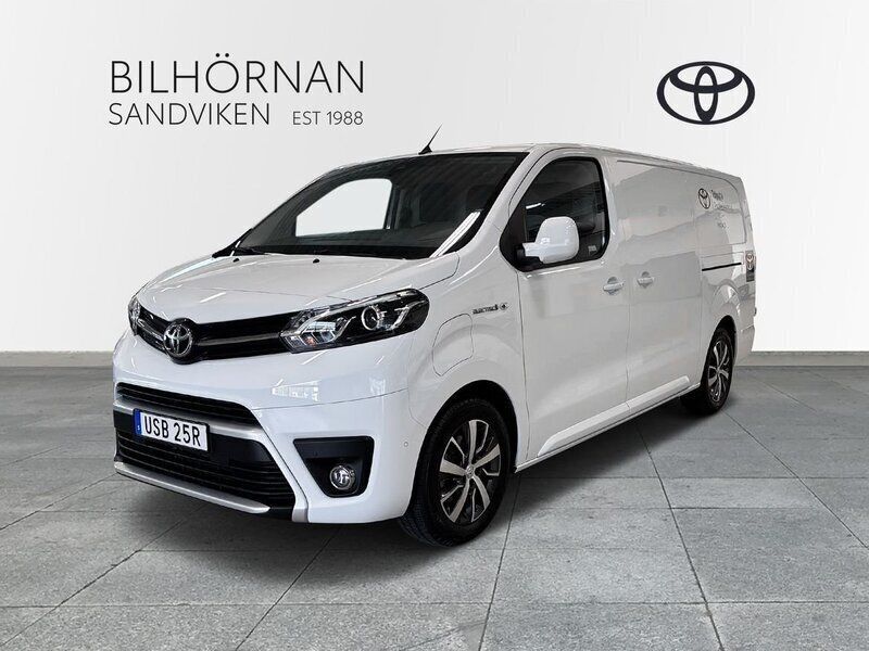 Vit Begagnad 2024 Toyota Proace Van | 562 500 kr - Bild 1/4