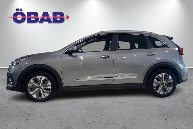 Begagnad Kia e-Niro Advance 150 kW (204 HK) 2022 Grå SUV