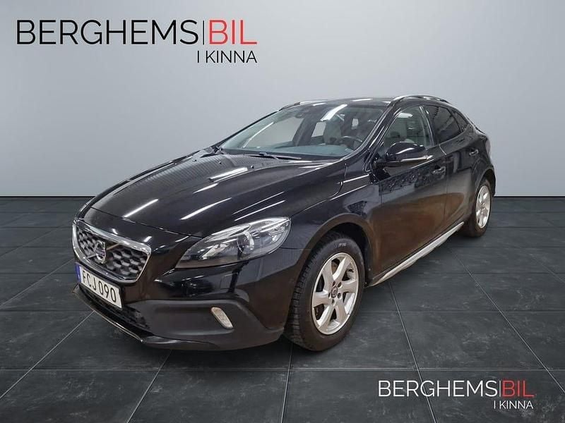 Svart Begagnad 2014 Volvo V40 CC Kombi | 129 900 kr (Marknadspris) - Bild 1/4