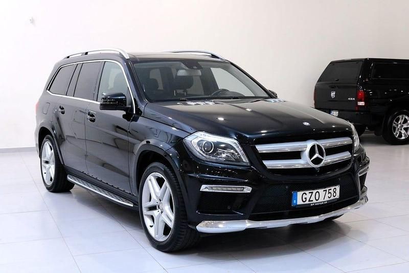 Svart Begagnad 2015 Mercedes GL350 AMG line SUV | 299 900 kr - Bild 1/4