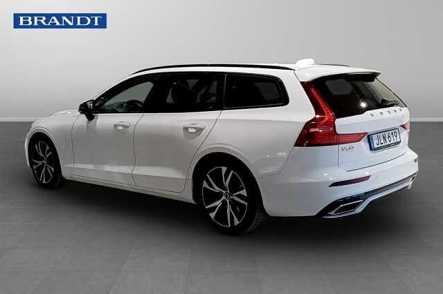 Begagnad Volvo V60 R-Design 163 HK (119 kW) 2021 Kombi