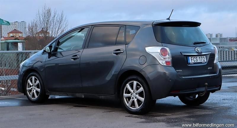 Begagnad Toyota Verso 150 HK (110 kW) 2014 Mörkgrå Minibuss