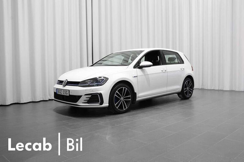 Vit Begagnad 2020 VW Golf VIII GTE Kombi | 209 500 kr (Bra pris) - Bild 1/4