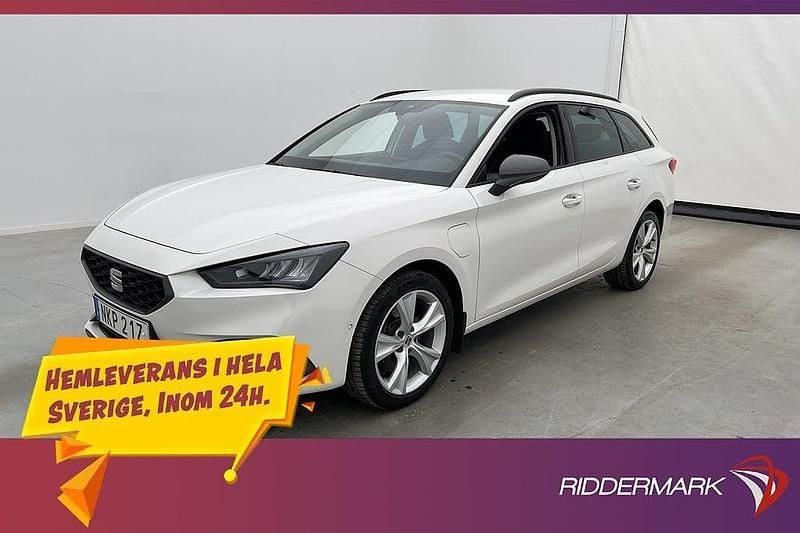 Vit Begagnad 2021 Seat Leon FR Kombi | 219 800 kr (Marknadspris) - Bild 1/3