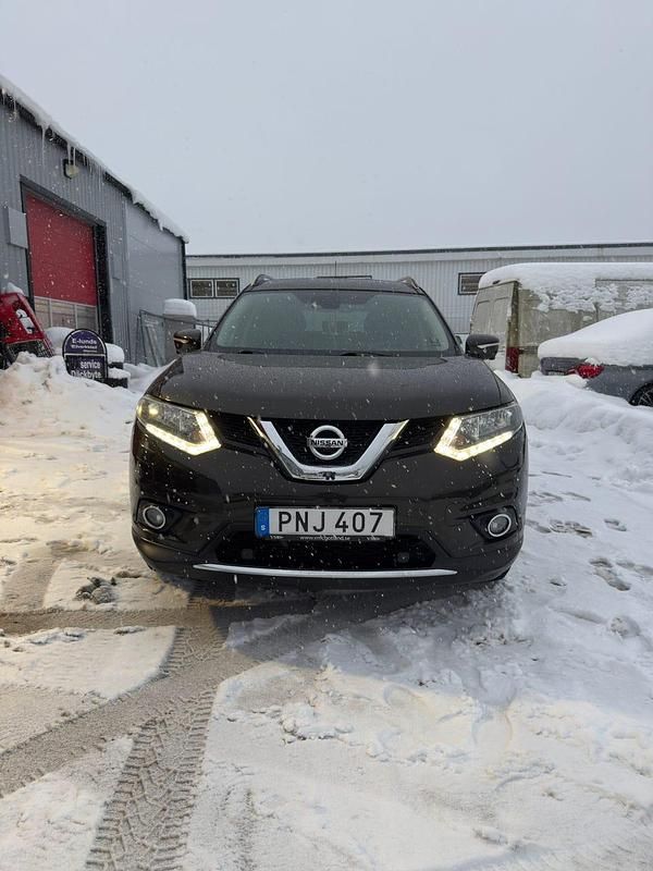 Begagnad 2015 Nissan X-Trail SUV | 136 000 kr (Lite dyr) - Bild 1/4