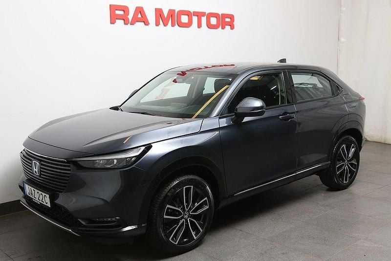 Mörkgrå Begagnad 2024 Honda HR-V Advance SUV | 329 800 kr (Marknadspris) - Bild 1/3