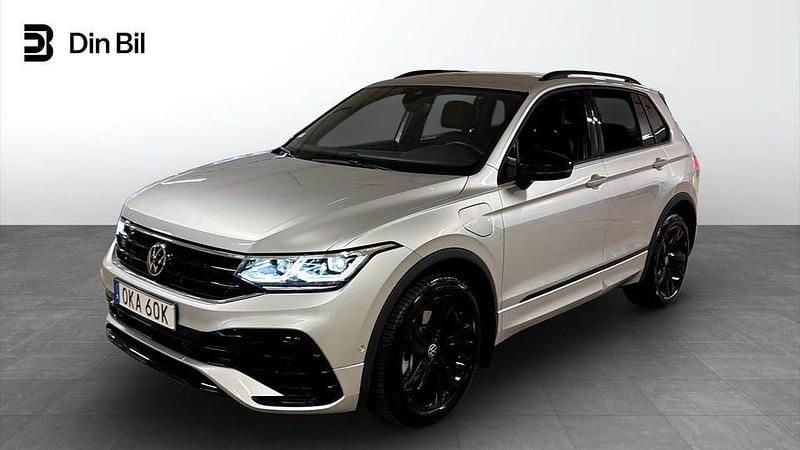 Reflex silver metallic Begagnad 2023 VW Tiguan R-line SUV | 439 800 kr - Bild 1/4