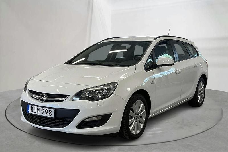 Vit Begagnad 2014 Opel Astra | 100 000 kr (Marknadspris) - Bild 1/4