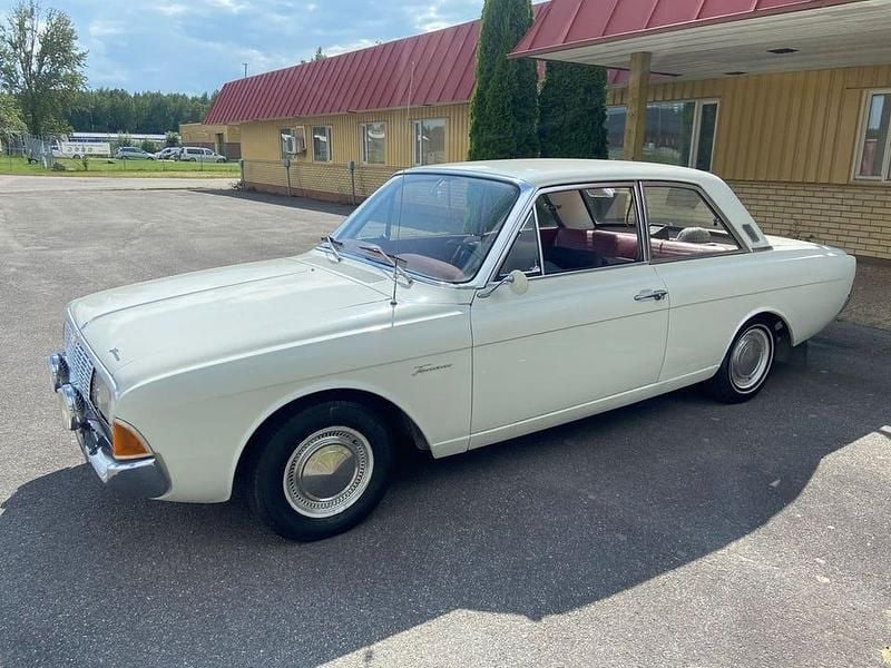 Vit Begagnad 1965 Ford 17M S Sedan | 39 800 kr - Bild 1/4