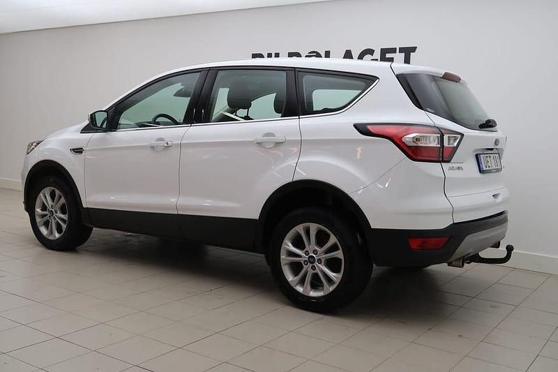 Begagnad Ford Kuga 150 HK (110 kW) 2017 Vit SUV