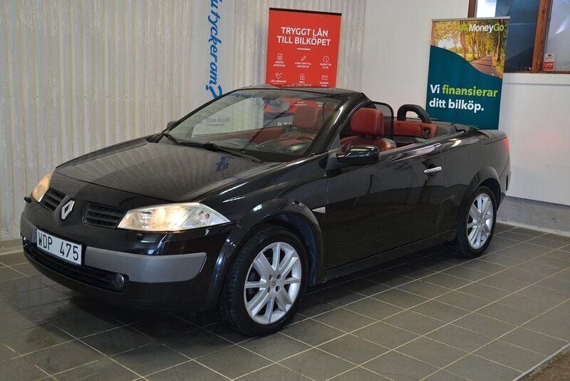 Svart Begagnad 2004 Renault Mégane Cabriolet Cab | 39 900 kr (Marknadspris) - Bild 1/4