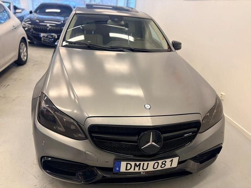 Begagnad Mercedes E63 AMG Avantgarde 525 HK (386 kW) 2010 Grå Sedan