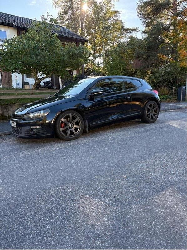 Svart Begagnad 2009 VW Scirocco GT Sportkupé | 50 000 kr (Lite dyr) - Bild 1/4