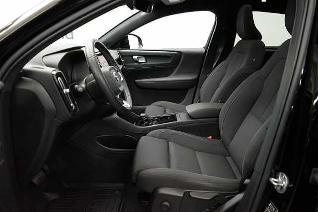 Begagnad Volvo C40 Core 169 kW (231 HK) 2022 Svart SUV