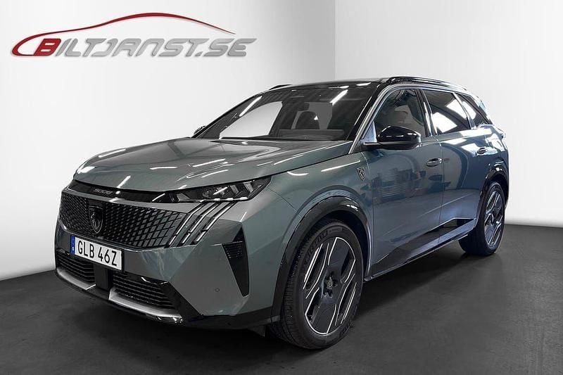 Blå Begagnad 2024 Peugeot e-5008 GTi SUV | 499 900 kr - Bild 1/4