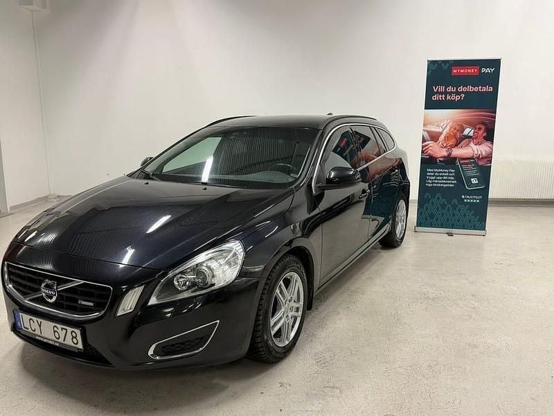 Begagnad Volvo V60 R-Design 239 HK (175 kW) 2011 Svart Kombi