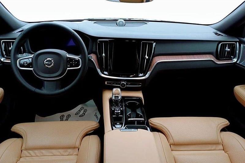 Begagnad Volvo V60 Ultra 355 HK (261 kW) 2025 Svart Kombi