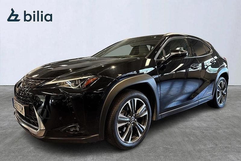 Svart Begagnad 2019 Lexus UX 250h SUV | 269 000 kr (Marknadspris) - Bild 1/4