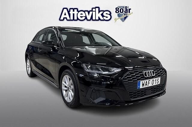 Brilliantsvart Begagnad 2023 Audi A3 Proline | 269 900 kr (Marknadspris) - Bild 1/4