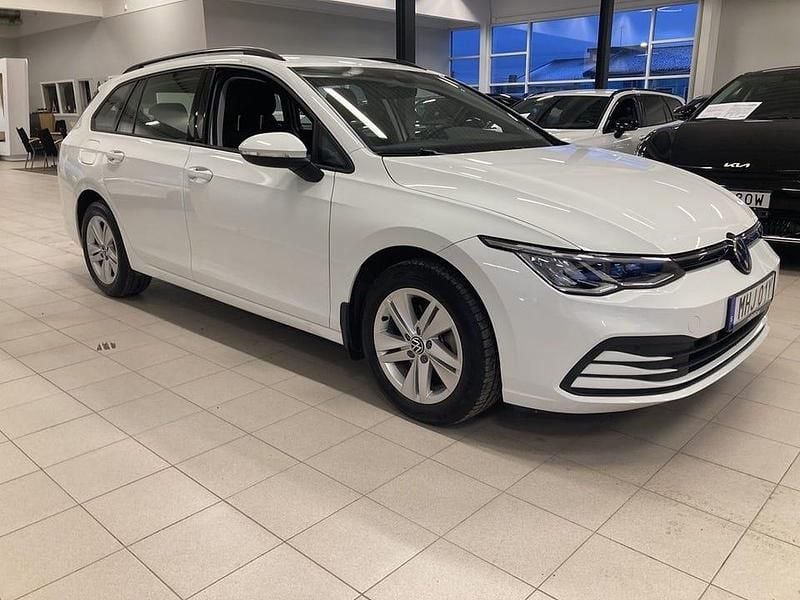 Begagnad VW Golf VIII 131 HK (96 kW) 2023 Pure white