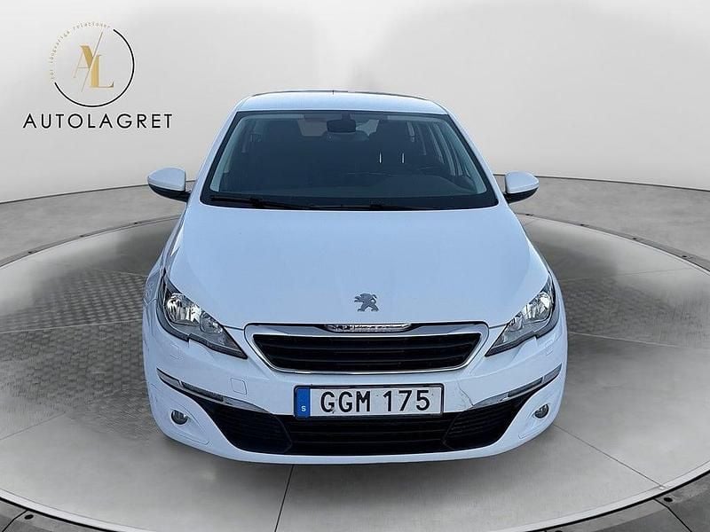 Begagnad Peugeot 308 SW Active 110 HK (80 kW) 2015 Vit Kombi