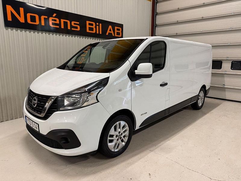Vit Begagnad 2017 Nissan NV300 Van | 109 000 kr (Dyr) - Bild 1/4