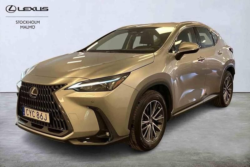Grå Begagnad 2024 Lexus NX350h SUV | 479 000 kr - Bild 1/1